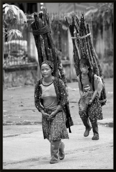 Tranh Treo Tường Chủ Đề Phụ Nữ Việt Nam 04